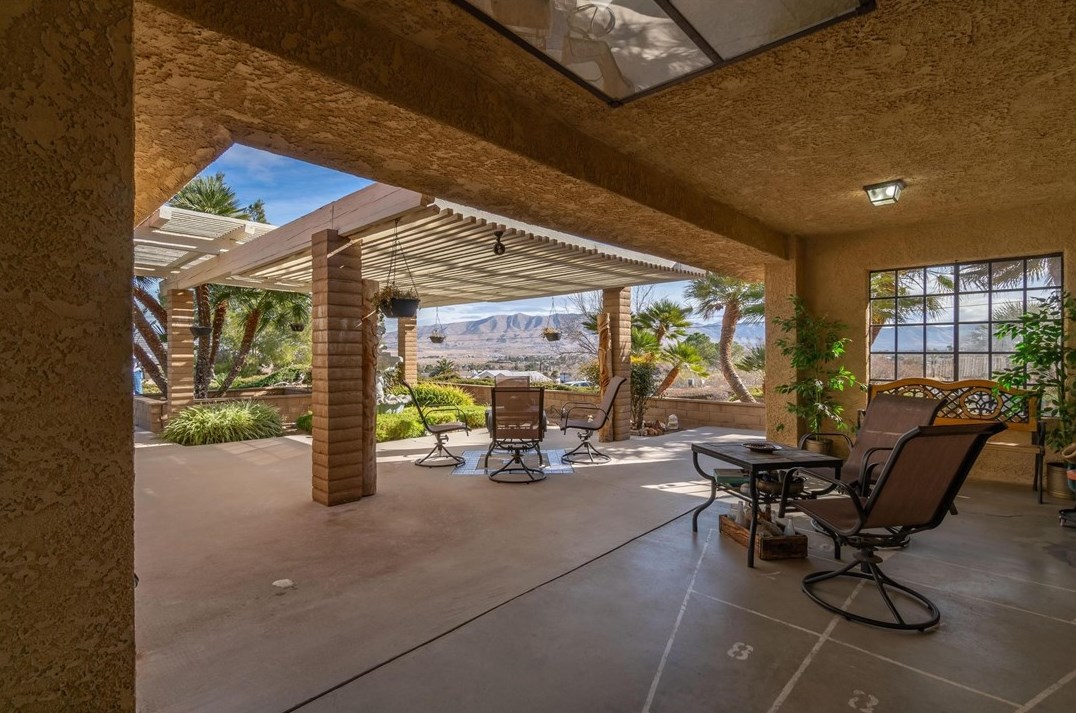 18672 Pacific St, Hesperia CA  92345-5531 exterior