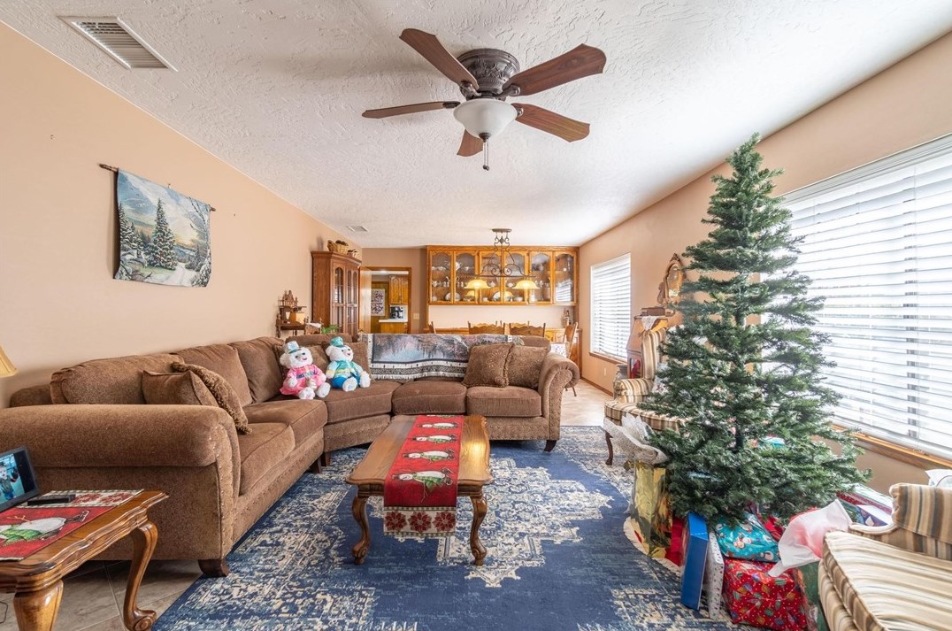 18672 Pacific St, Hesperia CA  92345-5531 exterior