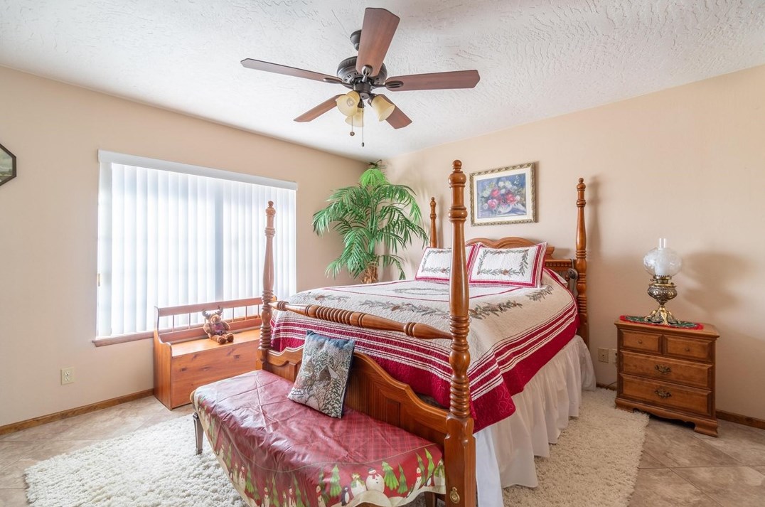 18672 Pacific St, Hesperia CA  92345-5531 exterior