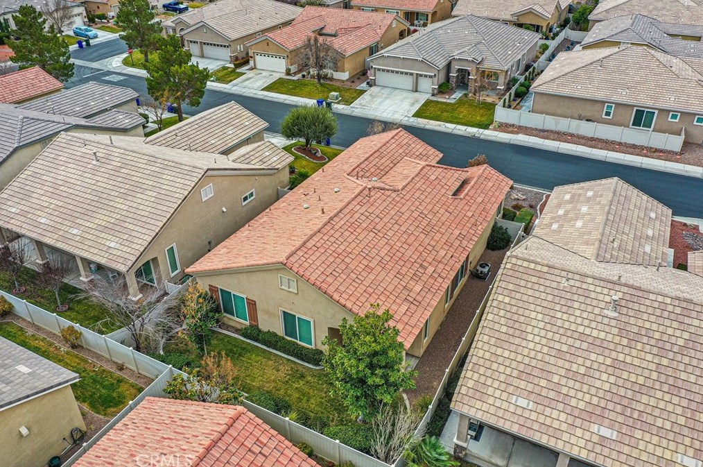 10065 Wilmington Ln, Apple Valley CA  92308-3361 exterior