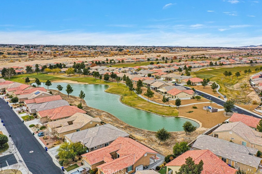 10065 Wilmington Ln, Apple Valley CA  92308-3361 exterior