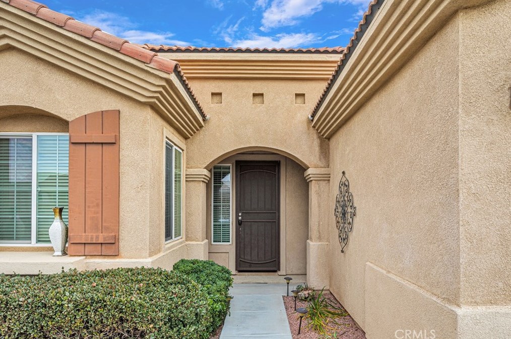 10065 Wilmington Ln, Apple Valley CA  92308-3361 exterior