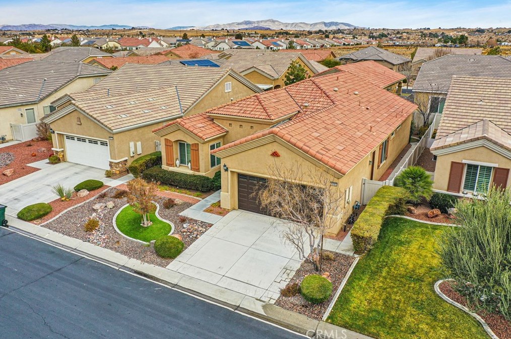 10065 Wilmington Ln, Apple Valley CA  92308-3361 exterior