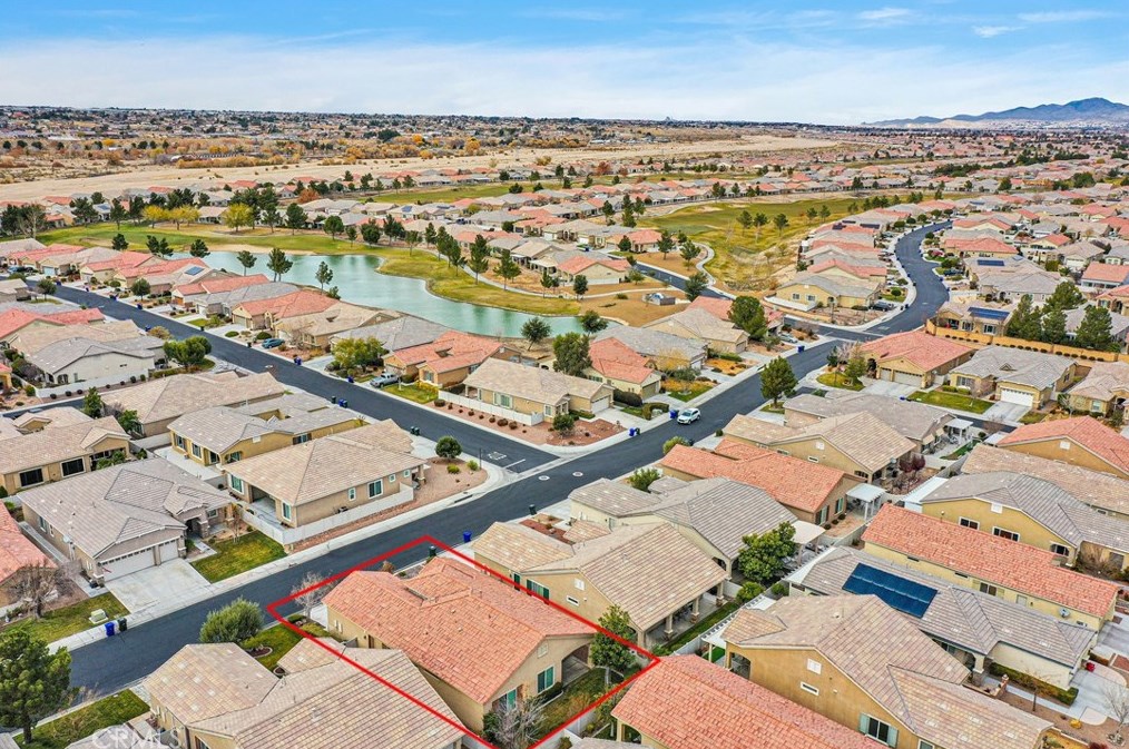 10065 Wilmington Ln, Apple Valley CA  92308-3361 exterior