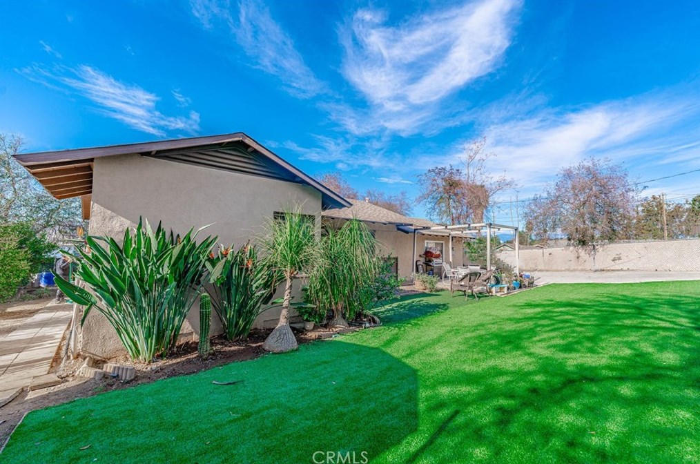 1823 N Orange St, Riverside, CA 92501