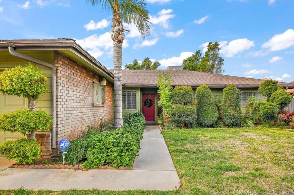 840 S Wisteria Ave, Bloomington, CA 92316