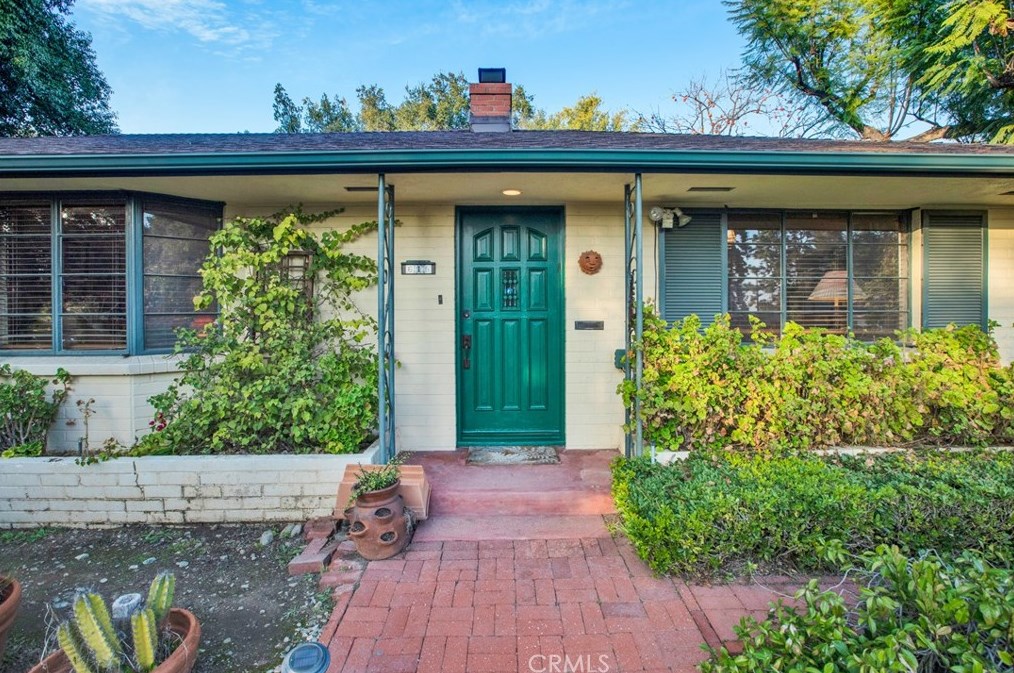 615 W 9th St, Claremont, CA 91711