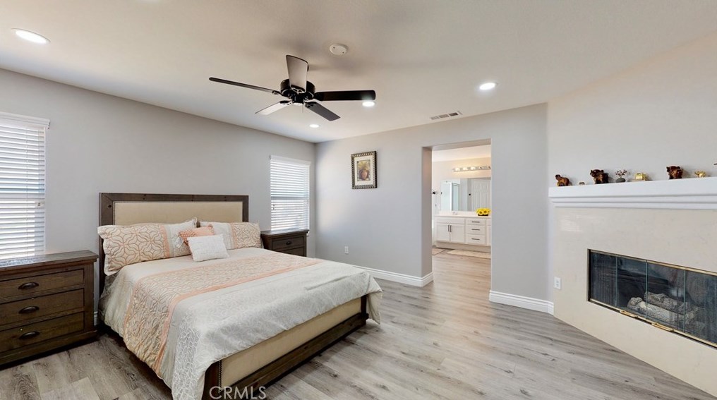 13216 Long Meadow St, Hesperia CA  92344-9266 exterior