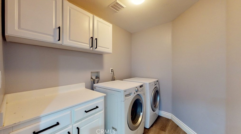 13216 Long Meadow St, Hesperia CA  92344-9266 exterior