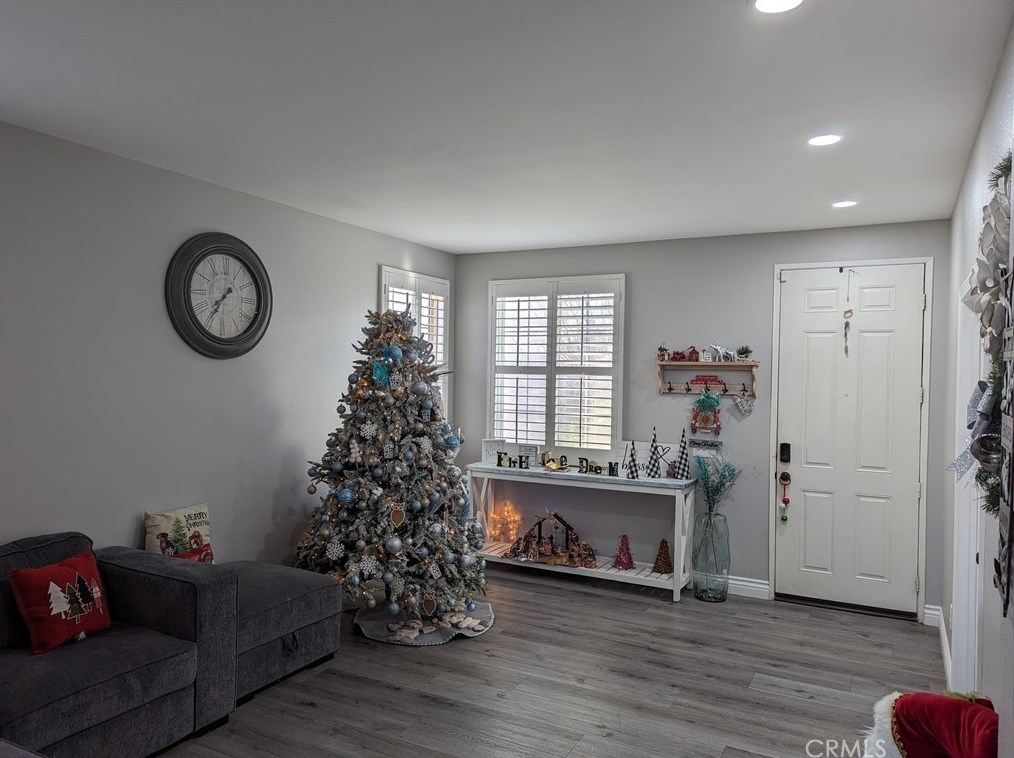 13216 Long Meadow St, Hesperia CA  92344-9266 exterior