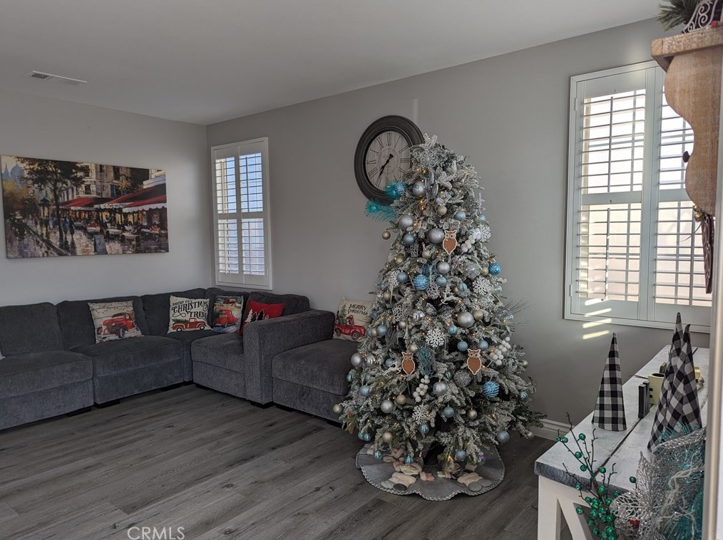 13216 Long Meadow St, Hesperia CA  92344-9266 exterior