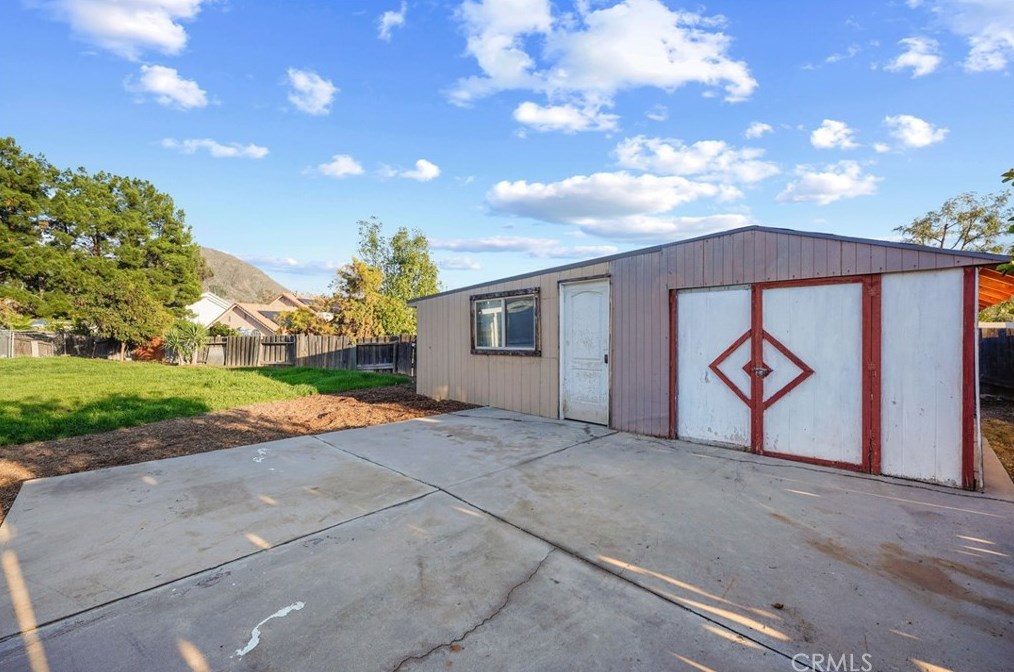 22463 Shore View Ct, Wildomar CA  92595-8324 exterior