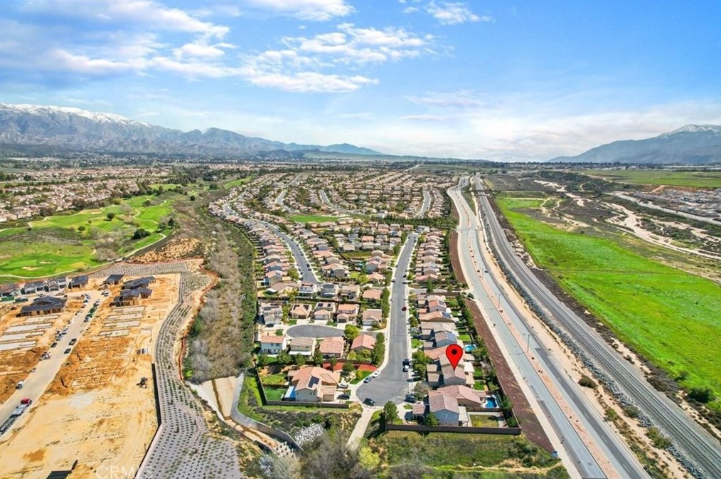 36033 Stableford Ct, Beaumont CA  92223-8135 exterior