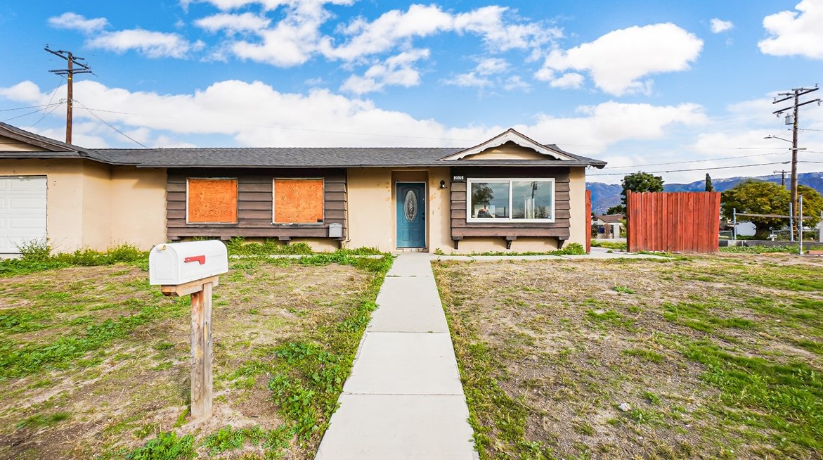 2370 Portola St, San Bernardino, CA 92407