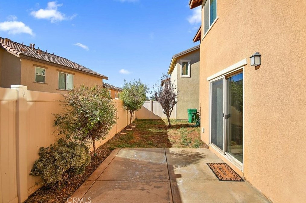 1441 Silverberry Ln, Beaumont CA  92223-1437 exterior