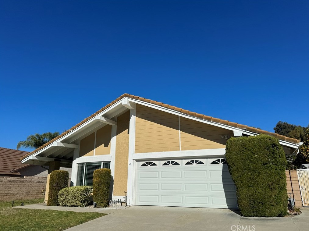 961 Calle Hermosa, San Dimas, CA 91773