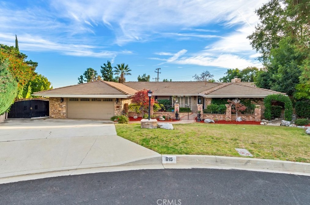 615 Lamplighter Ln, Upland, CA 91784