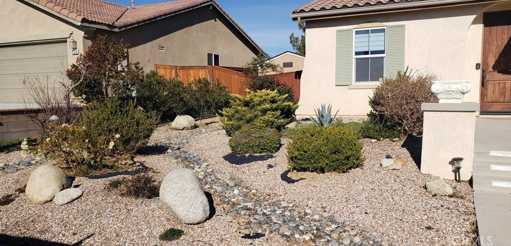 16602 Jasmine St, Victorville, CA 92395