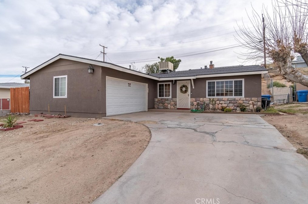 600 Mountain View St, Barstow CA  92311-2923 exterior