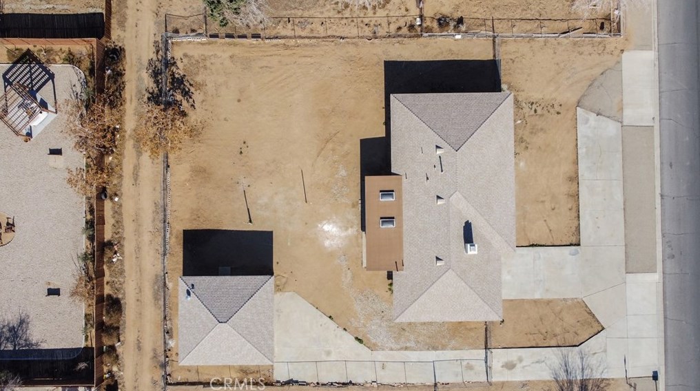 12828 Navajo Rd, Apple Valley, CA 92308-5511