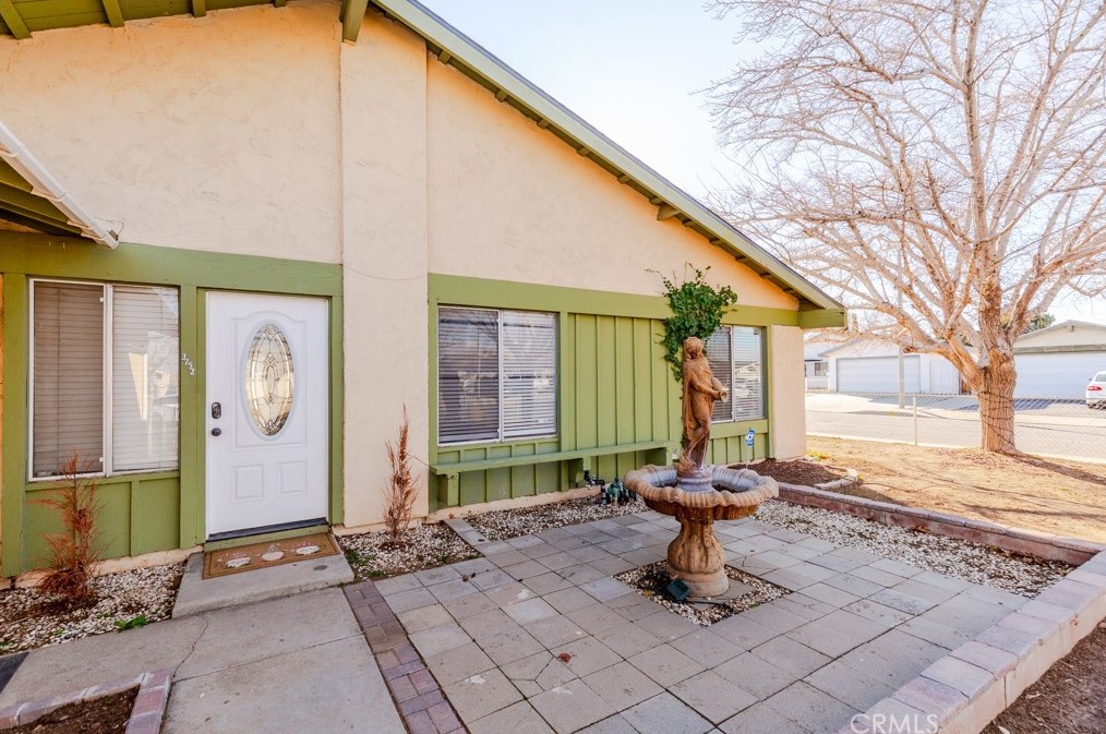 3752 W Ave K 10, Lancaster, CA 93536