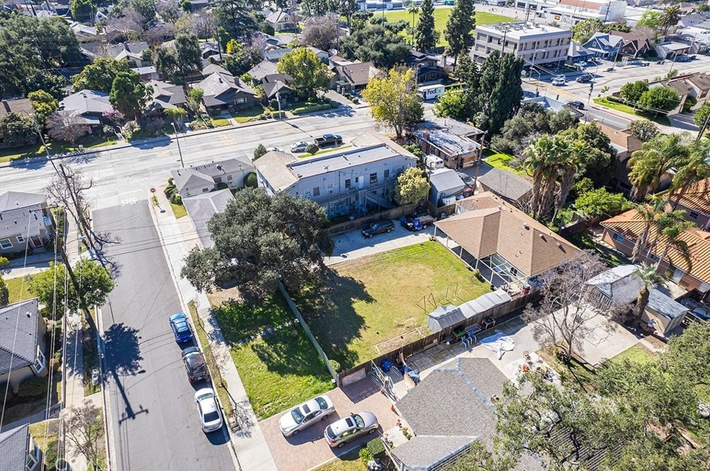 111 Poinsettia Ave, Monrovia, CA 91016