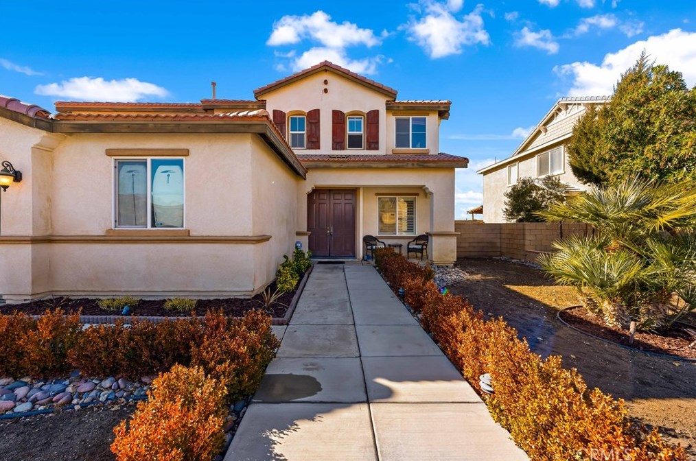 38125 Desert Hawk Dr, Palmdale, CA 93552-3480