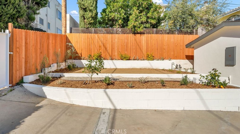 3715 Colonial Ave, Los Angeles CA  90066-3623 exterior