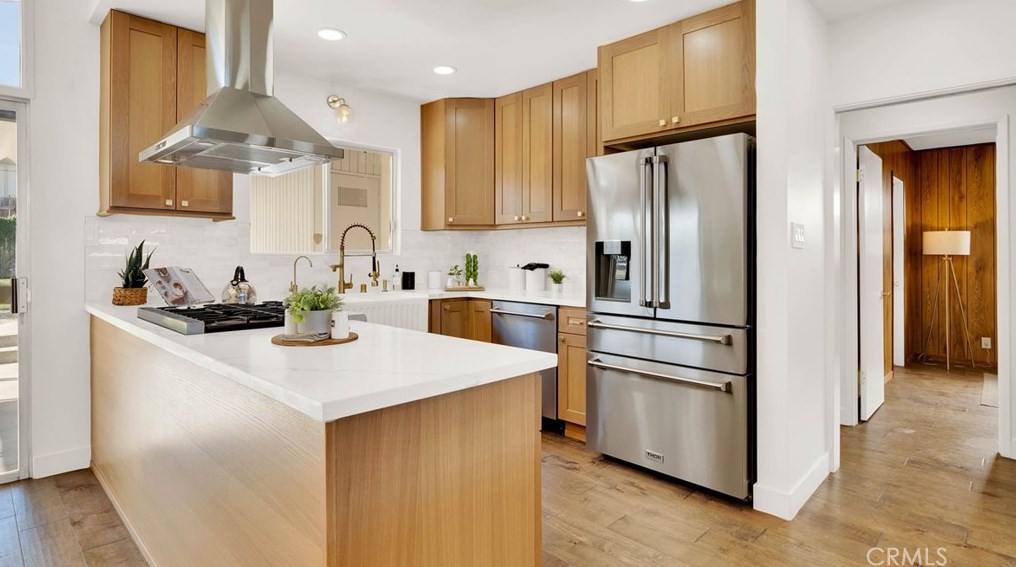 3715 Colonial Ave, Los Angeles CA  90066-3623 exterior