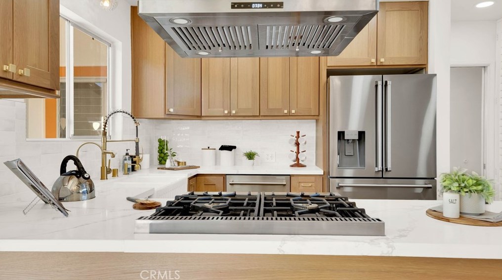 3715 Colonial Ave, Los Angeles CA  90066-3623 exterior