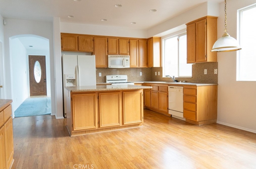 7442 Indigo Ln, Fontana, CA 92336-3112