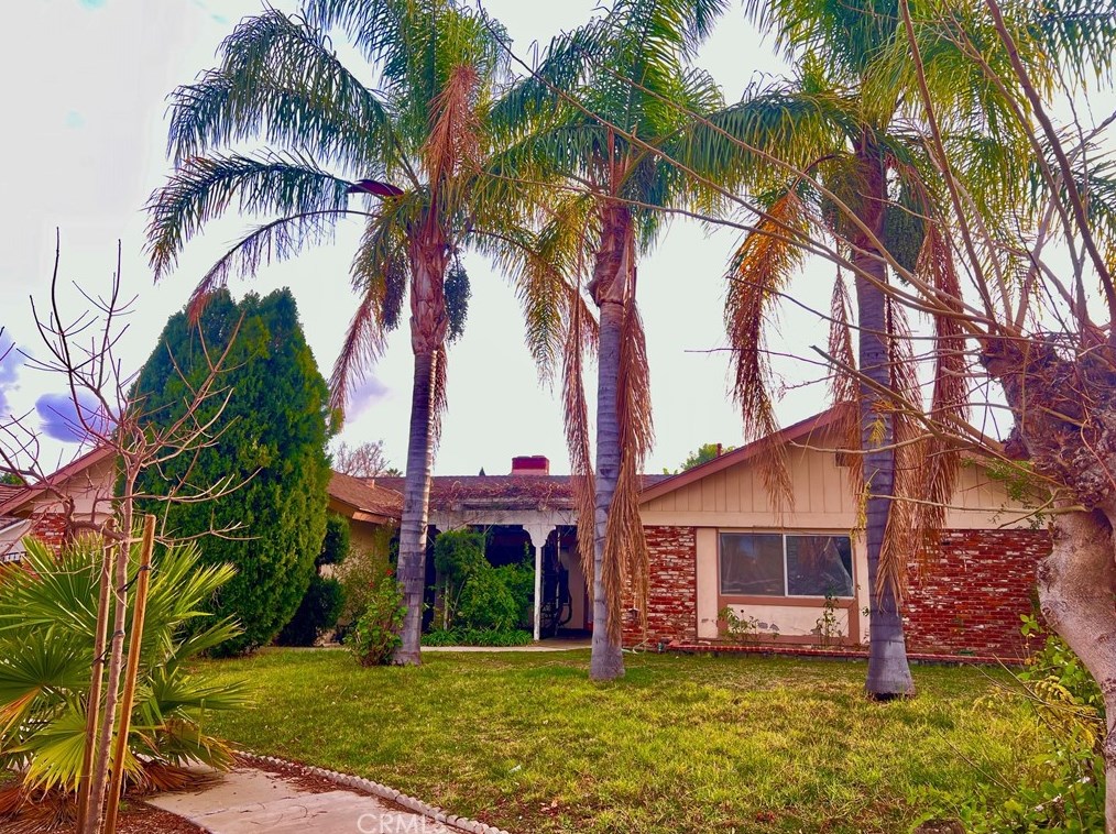 128 Erten St, Thousand Oaks, CA 91360-1809