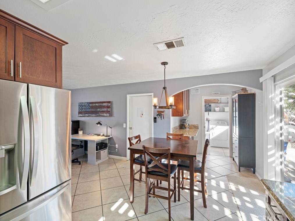 11851 Peach Ave, Hesperia CA  92345-4952 exterior