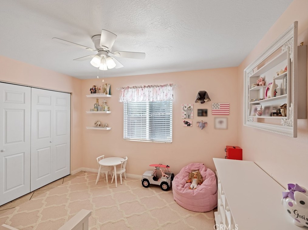 11851 Peach Ave, Hesperia CA  92345-4952 exterior