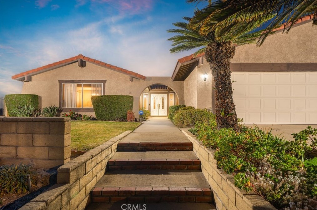 607 Vecino Ave, Glendora, CA 91741-1966