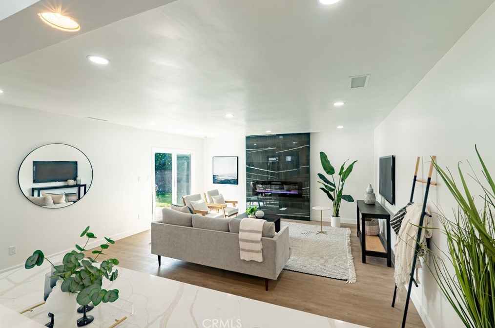 917 Patronella Ave, Torrance CA  90503-5241 exterior