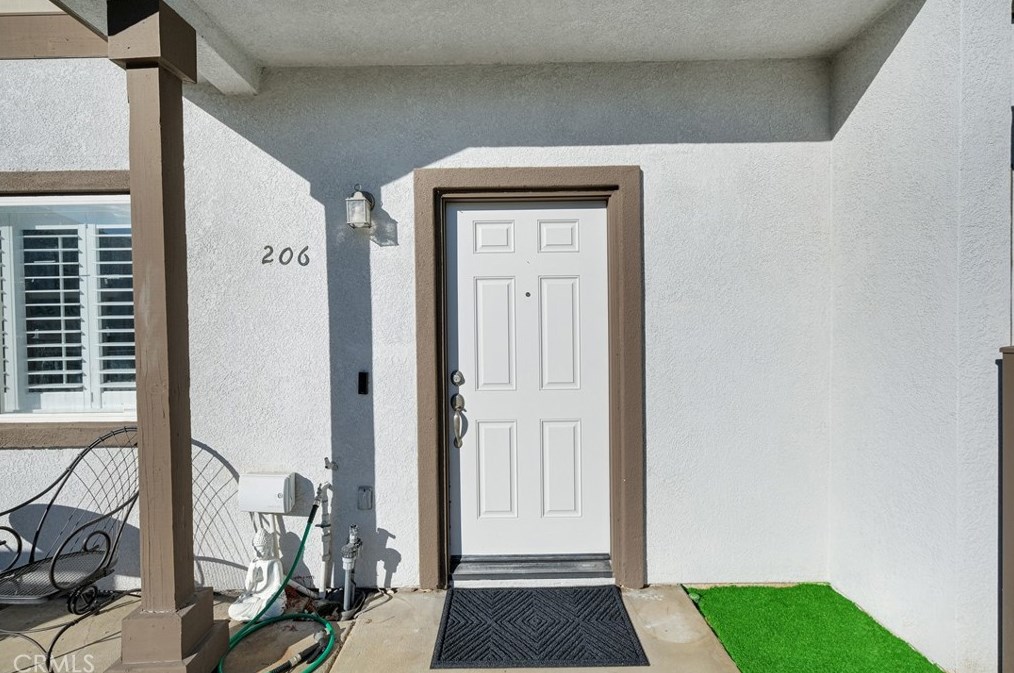 1555 Orange Ave #206, Redlands, CA 92373