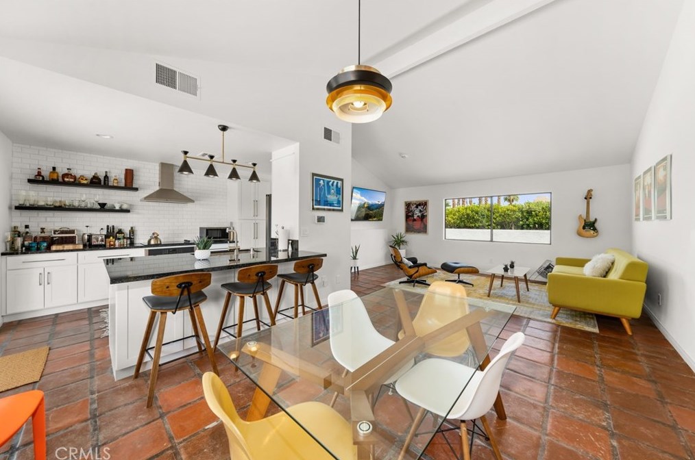 803 El Conquistador, Palm Springs CA  92262-3246 exterior