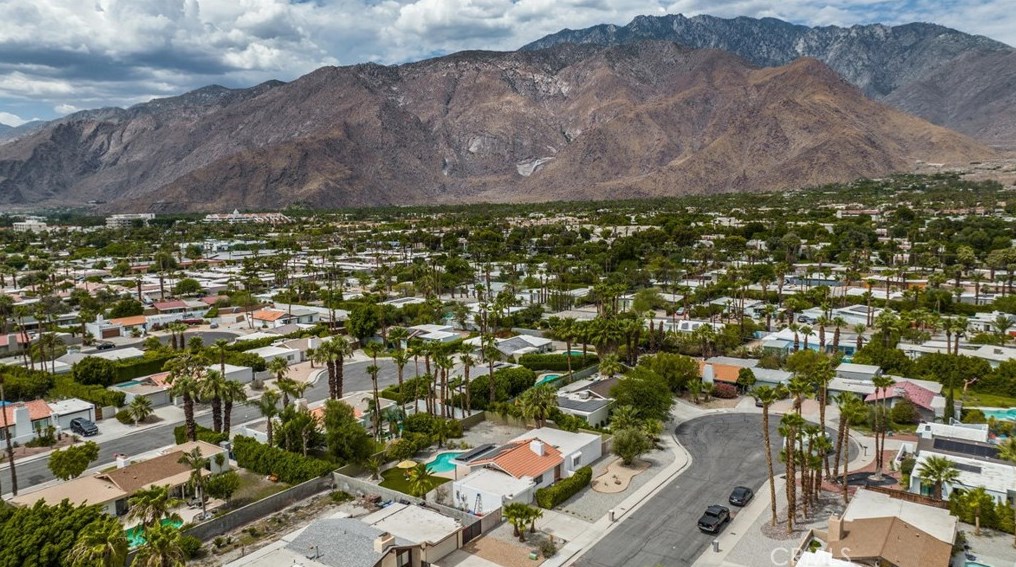 803 El Conquistador, Palm Springs CA  92262-3246 exterior