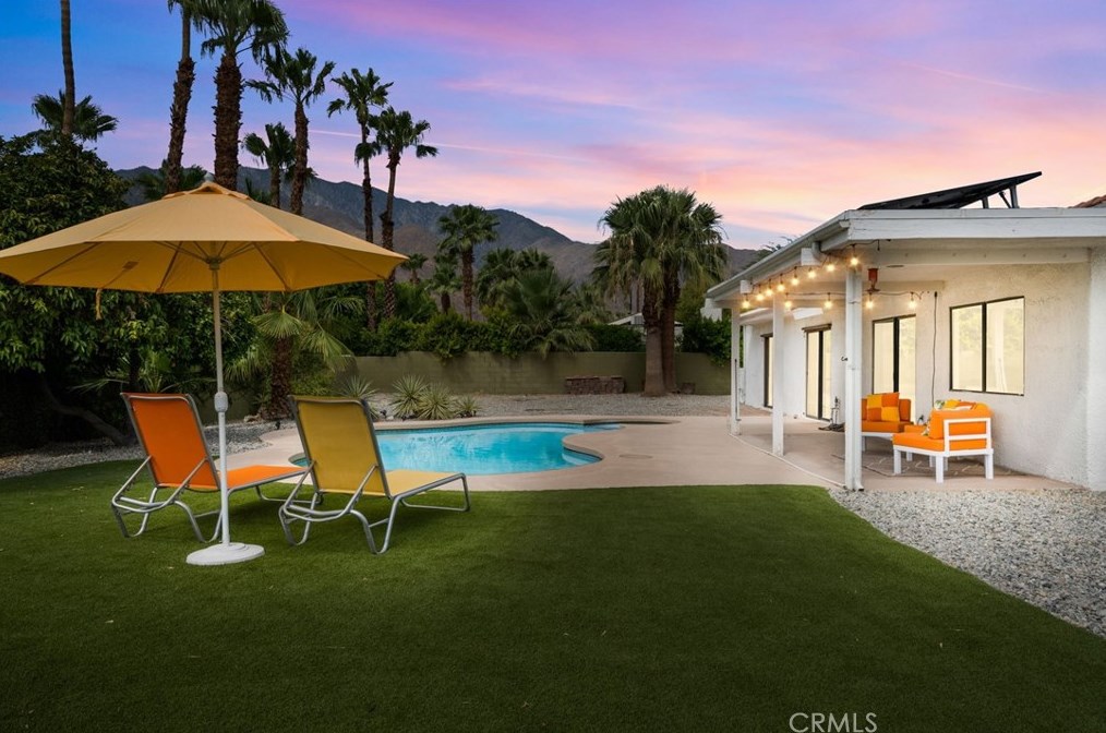 803 El Conquistador, Palm Springs CA  92262-3246 exterior