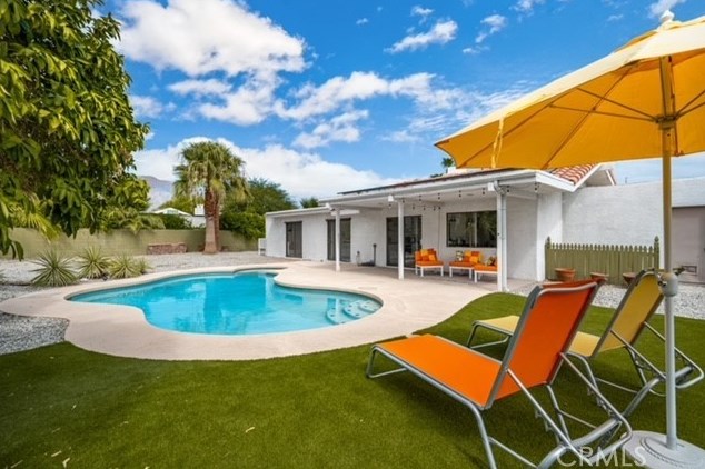 803 El Conquistador, Palm Springs CA  92262-3246 exterior