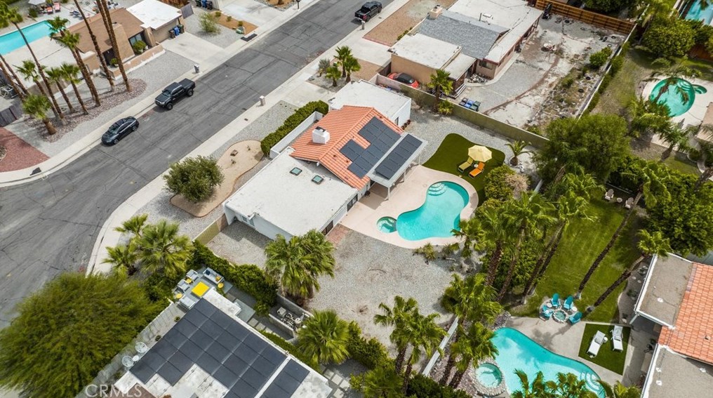 803 El Conquistador, Palm Springs CA  92262-3246 exterior