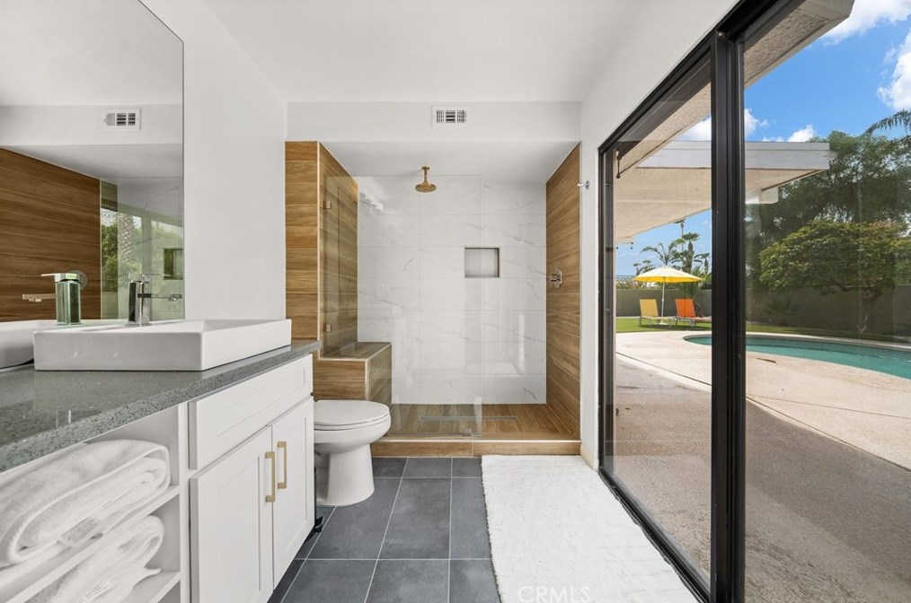 803 El Conquistador, Palm Springs CA  92262-3246 exterior