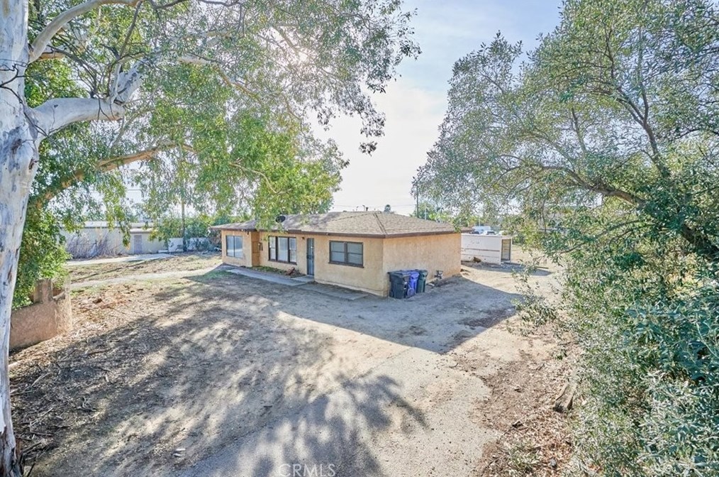 8080 Redwood Ave, Fontana, CA 92336-1640