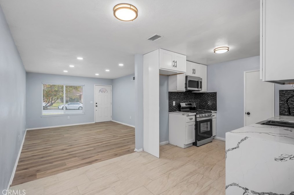 6322 Leyburn Pl, Riverside CA  92509-5763 exterior