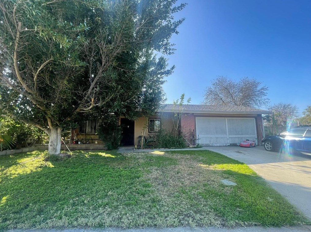15861 Hawthorne Ave, Fontana, CA 92335