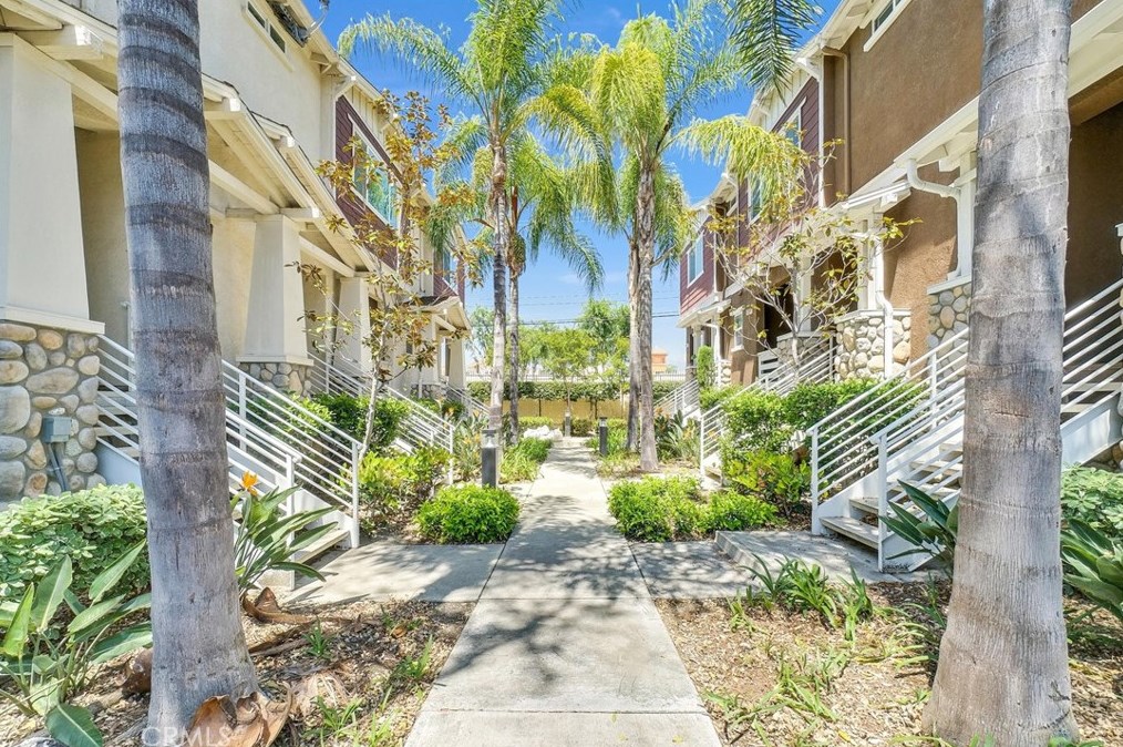 1511 Ledgestone Ln, Pomona, CA 91767-3568