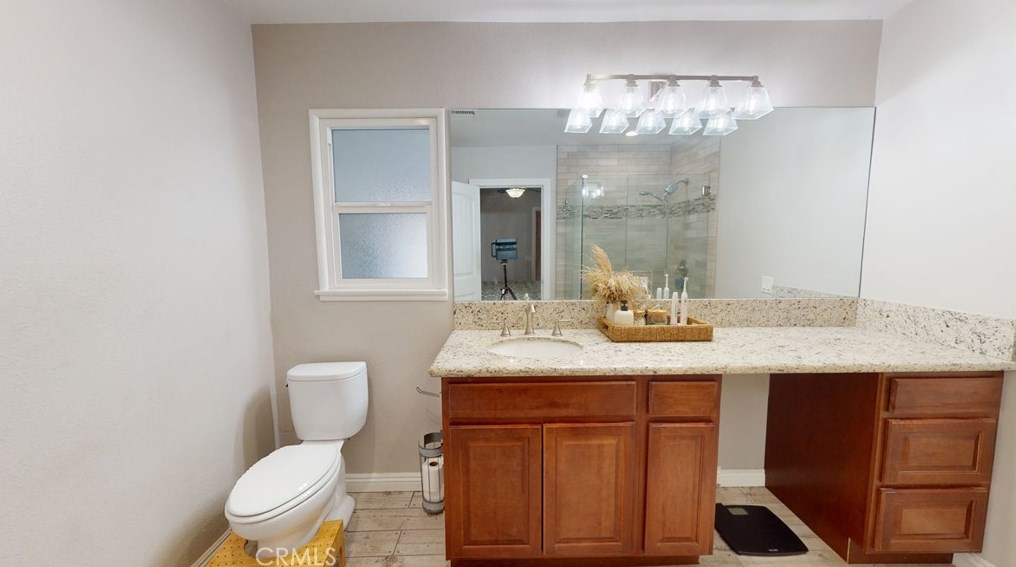 10039 Primrose Dr, Riverside CA  92503-4277 exterior