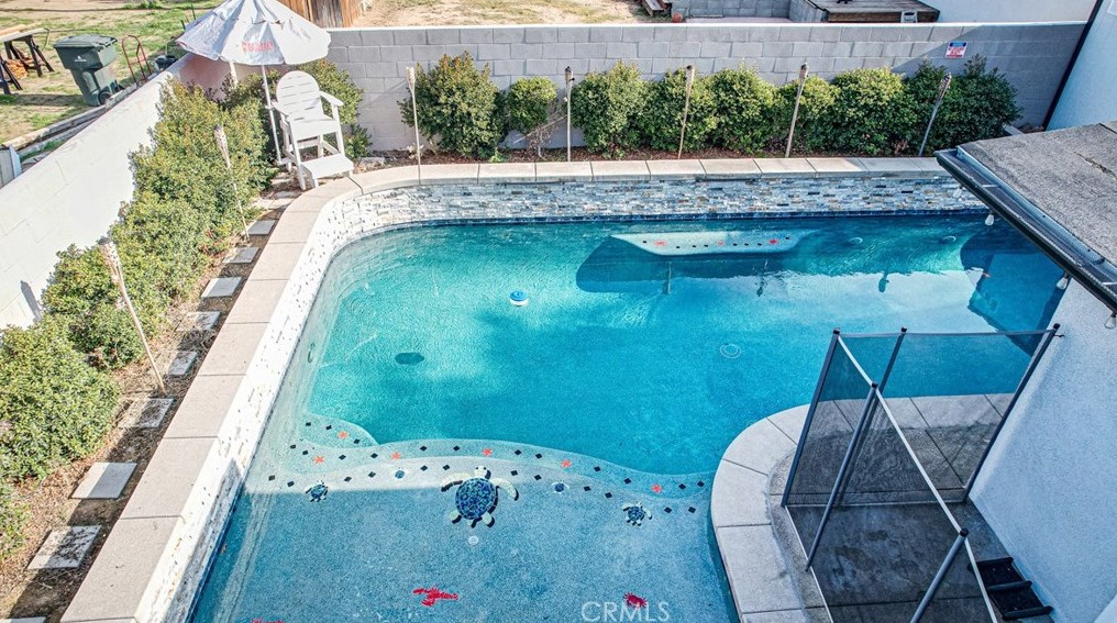 10039 Primrose Dr, Riverside CA  92503-4277 exterior