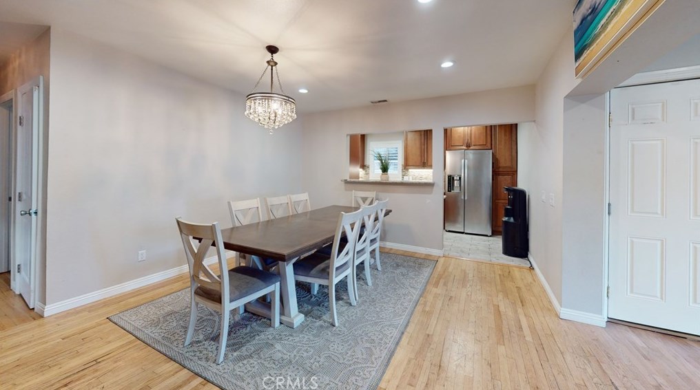 10039 Primrose Dr, Riverside CA  92503-4277 exterior